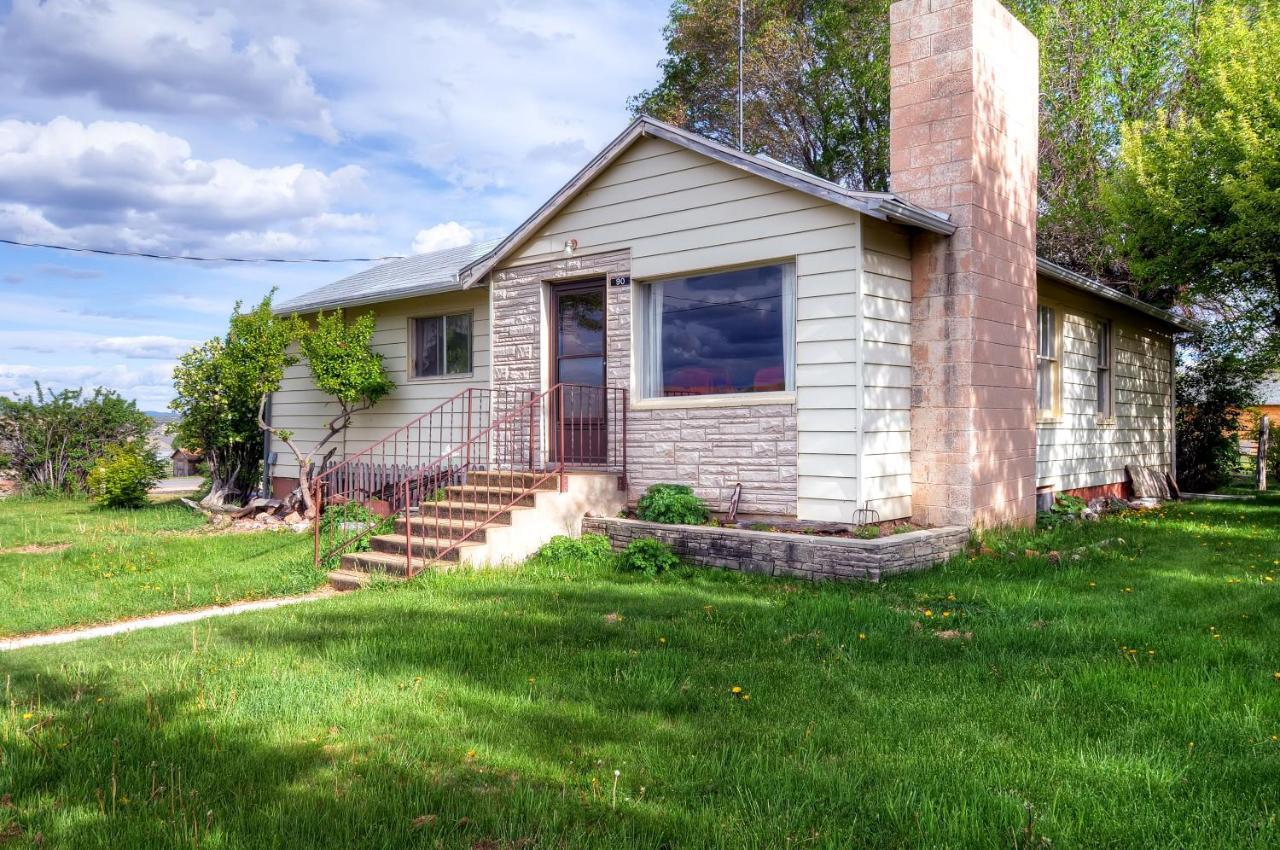 Charming Tropic Home By A Farm Near Bryce Canyon! 외부 사진