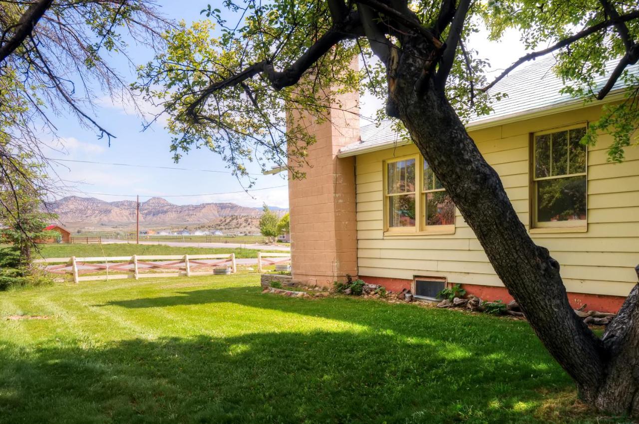 Charming Tropic Home By A Farm Near Bryce Canyon! 외부 사진